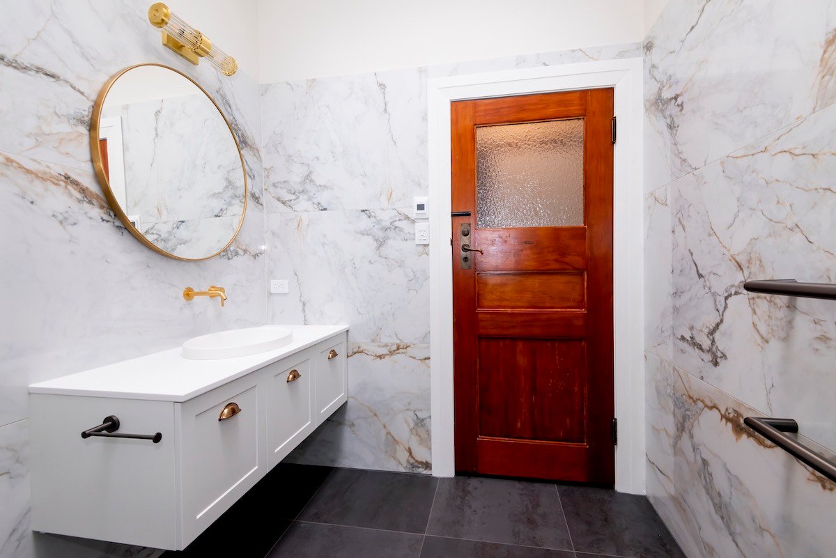 Bungalow bathroom renovation - Qualitas Builders Auckland - Image_Lounge-2922 (1200w)